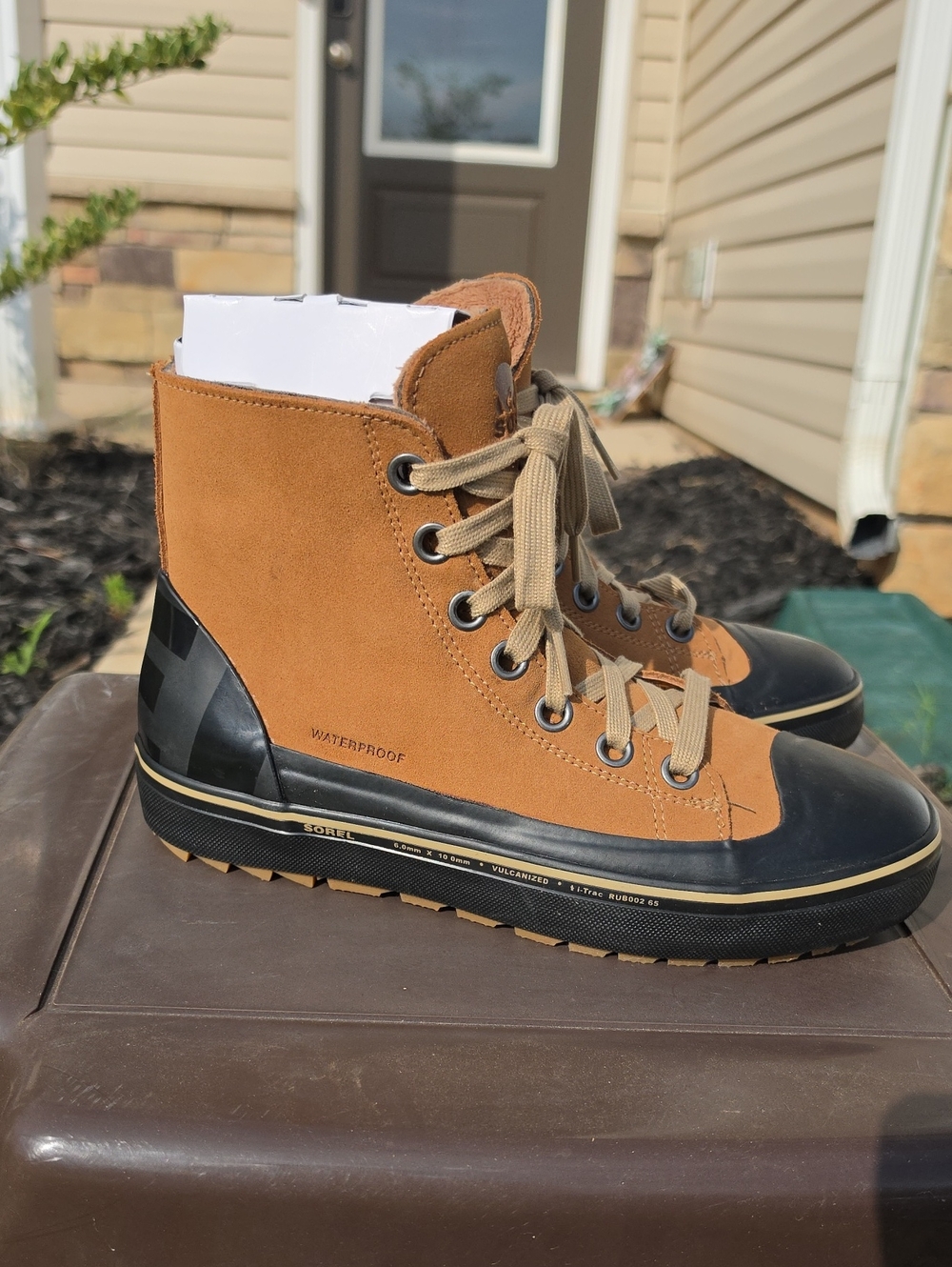 Sorel Men's Cheyanne Metro Hi Boot Size 8 Tan Black Waterproof NWT